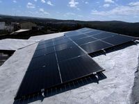 Instalación de placas solares en tejado de vivienda en Dos Hermanas