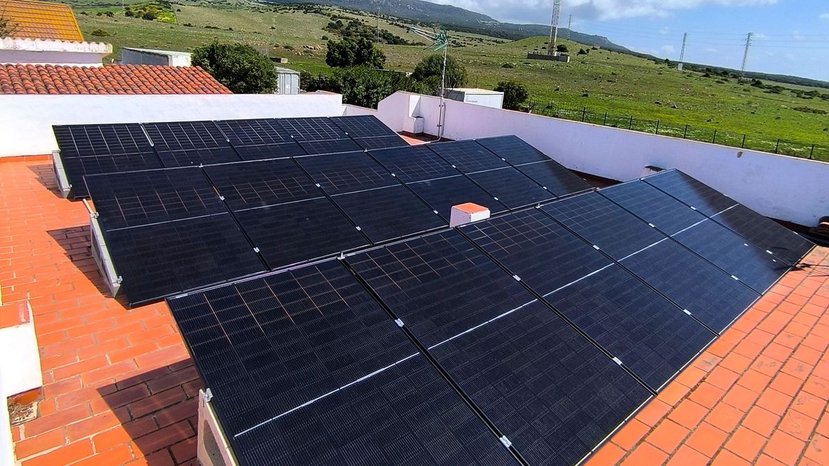 Sistema de autoconsumo solar conectado a red en Dos Hermanas
